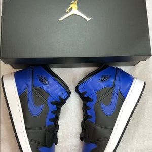 Jordan’s 1s mid royal